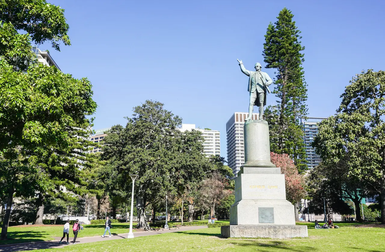 Statue of Captain Cook Holiday Park 